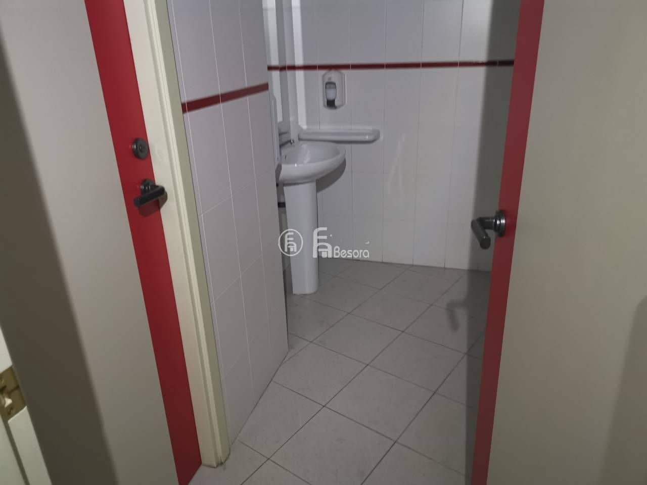 Komercyjne na sprzedaż w Miasto Lleida - 200 000 € (Ref: 9443748)