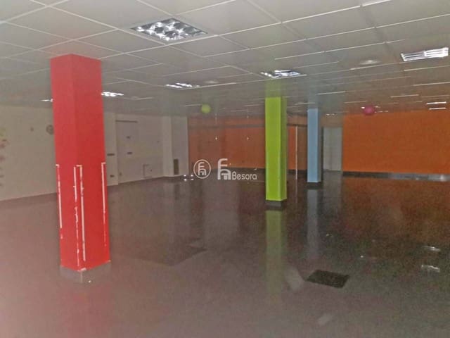 Komercyjne na sprzedaż w Miasto Lleida - 200 000 € (Ref: 9443748)