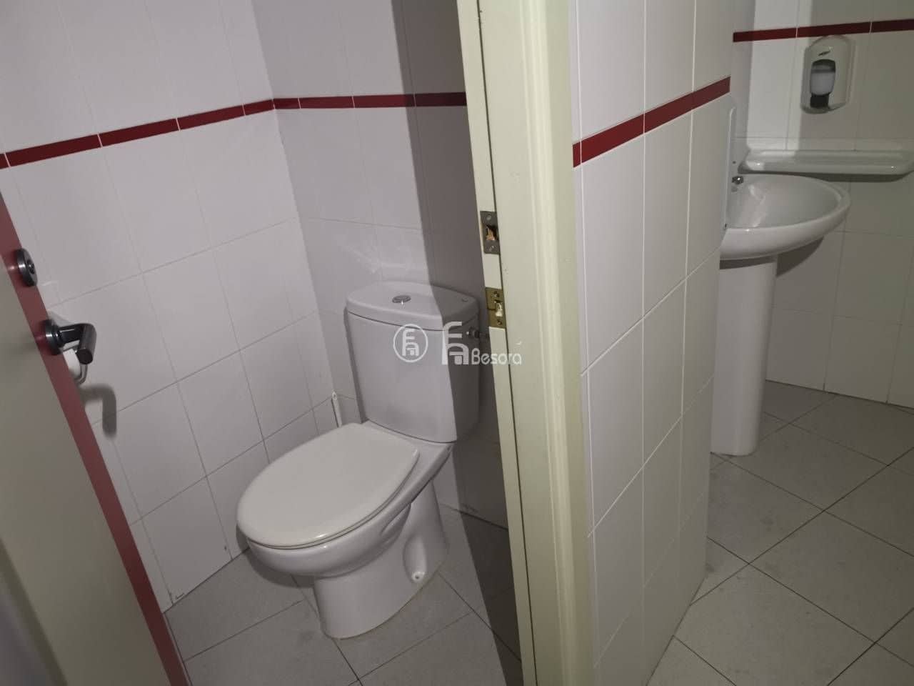 Komercyjne na sprzedaż w Miasto Lleida - 200 000 € (Ref: 9443748)