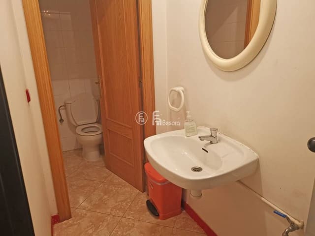 Erhverv til salg i Lleida by - € 500.000 (Ref: 9443749)