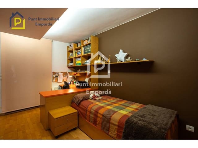 4 soverom Hus til salgs i Figueres med garasje - € 350 000 (Ref: 9118324)