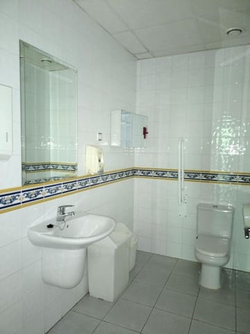 Commercial for sale in Huelva city - € 373,500 (Ref: 9443539)