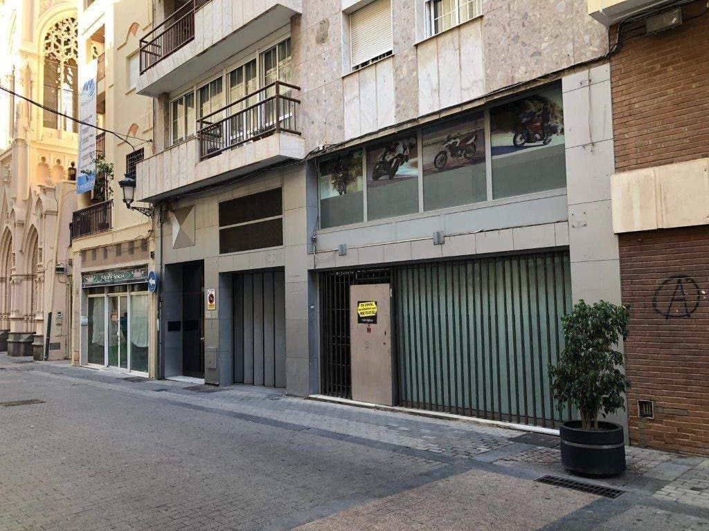 Commercieel te koop in Huelva stad - € 241.700 (Ref: 9443545)