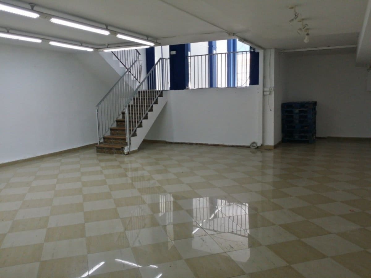 Kommersiell till salu i Huelva stad - 220 000 € (Ref: 9443551)