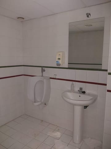 Commercieel te koop in Huelva stad - € 321.500 (Ref: 9443554)