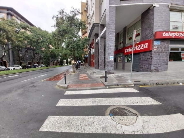 Commercieel te koop in Huelva stad - € 321.500 (Ref: 9443554)