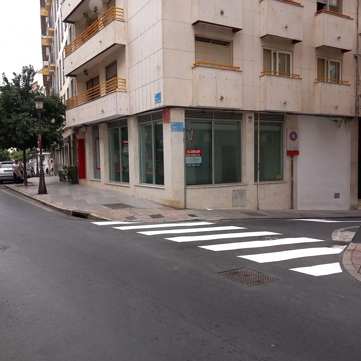 Local Commercial à louer à Huelva ville - 1 700 € (Ref: 9443555)