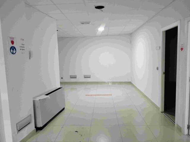 Comercial para arrendar em Huelva cidade - 1 700 € (Ref: 9443555)