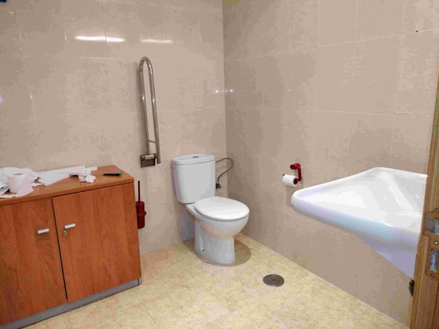 Comercial para arrendar em Huelva cidade - 1 700 € (Ref: 9443555)