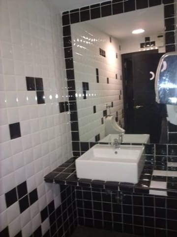 Local Commercial à vendre à Huelva ville - 90 000 € (Ref: 9443557)