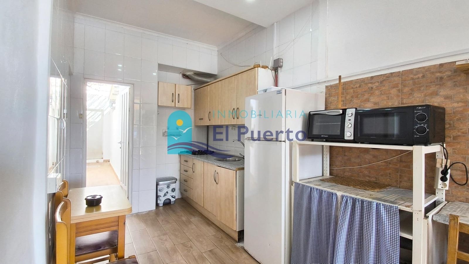 6 bedroom Beach Apartment for sale in Puerto de Mazarron - € 250,000 (Ref: 10161595)