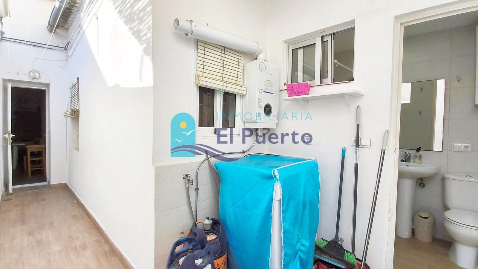 6 bedroom Beach Apartment for sale in Puerto de Mazarron - € 250,000 (Ref: 10161595)