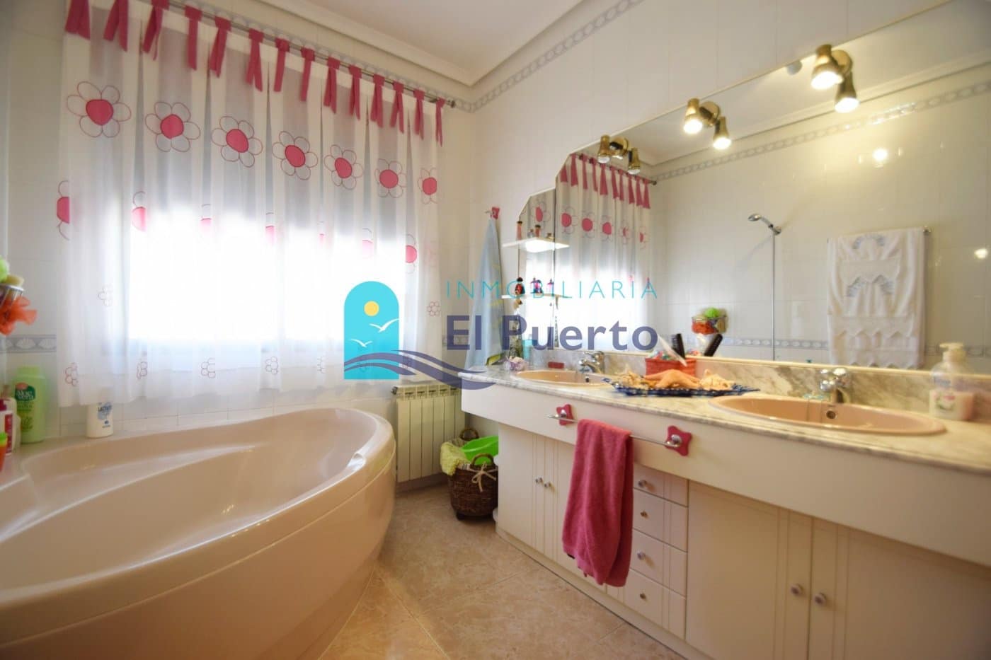 5 soveværelse Villa til salg i Isla Plana med swimmingpool garage - € 636.000 (Ref: 6827062)