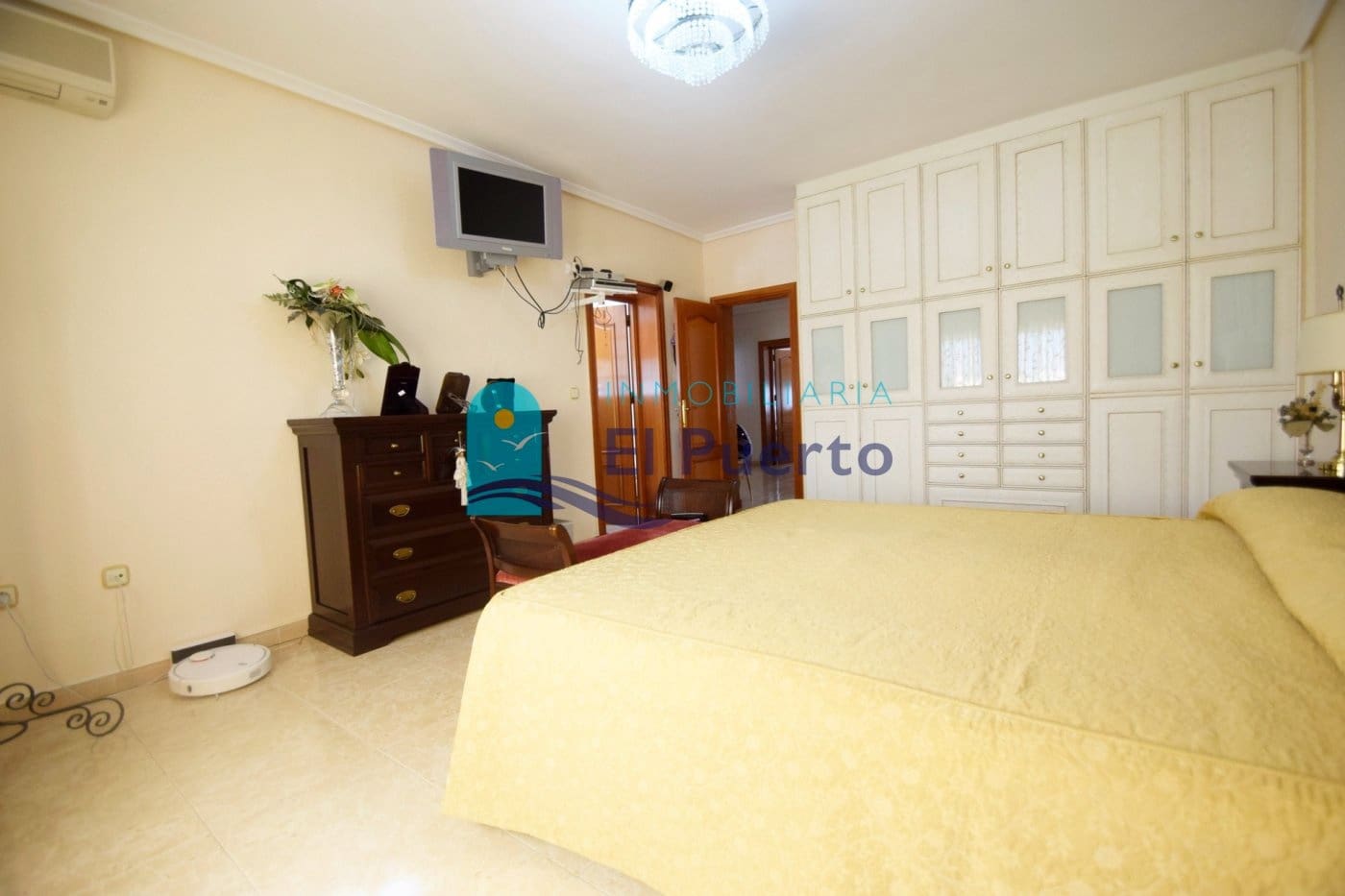 5 soveværelse Villa til salg i Isla Plana med swimmingpool garage - € 636.000 (Ref: 6827062)