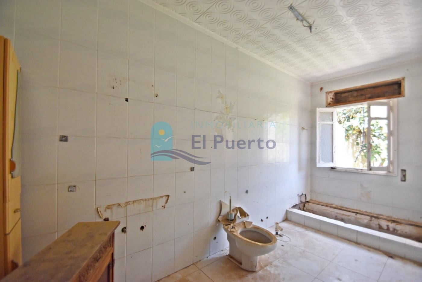 5 bedroom Villa for sale in Mazarron - € 145,000 (Ref: 6860433)