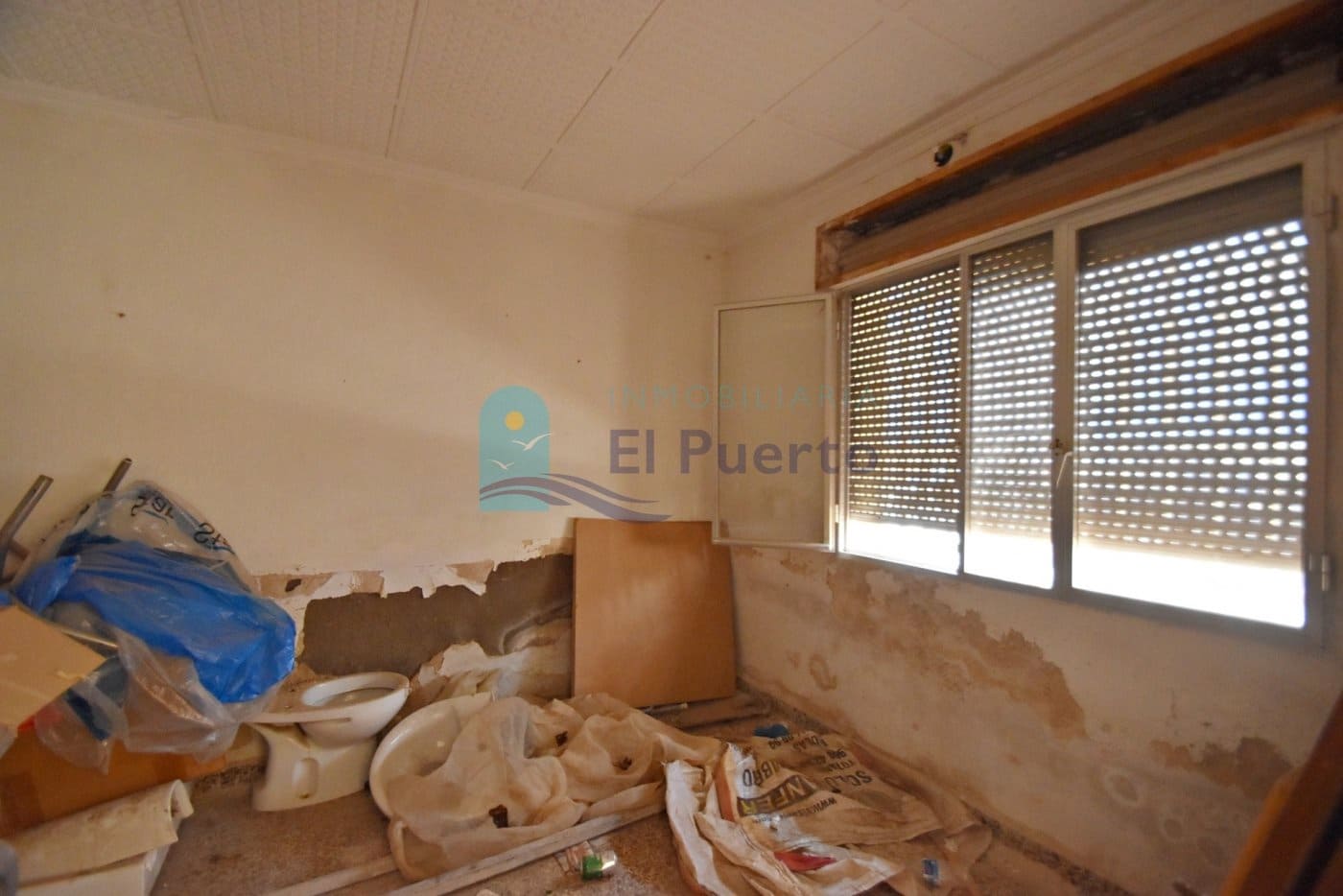 5 bedroom Villa for sale in Mazarron - € 145,000 (Ref: 6860433)