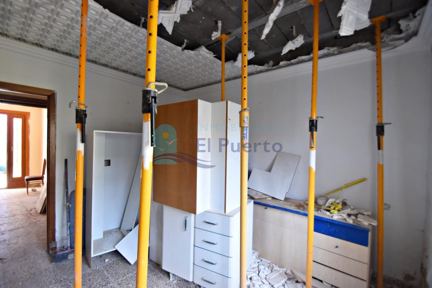 5 bedroom Villa for sale in Mazarron - € 145,000 (Ref: 6860433)