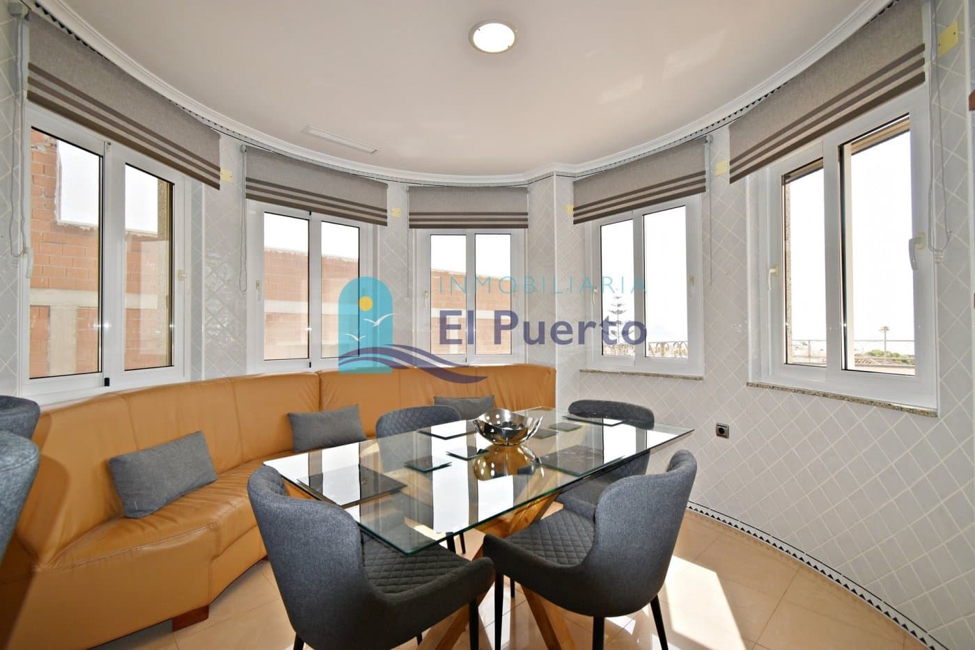 5 soverom Villa til salgs i Isla Plana med svømmebasseng garasje - € 1 399 000 (Ref: 7059162)