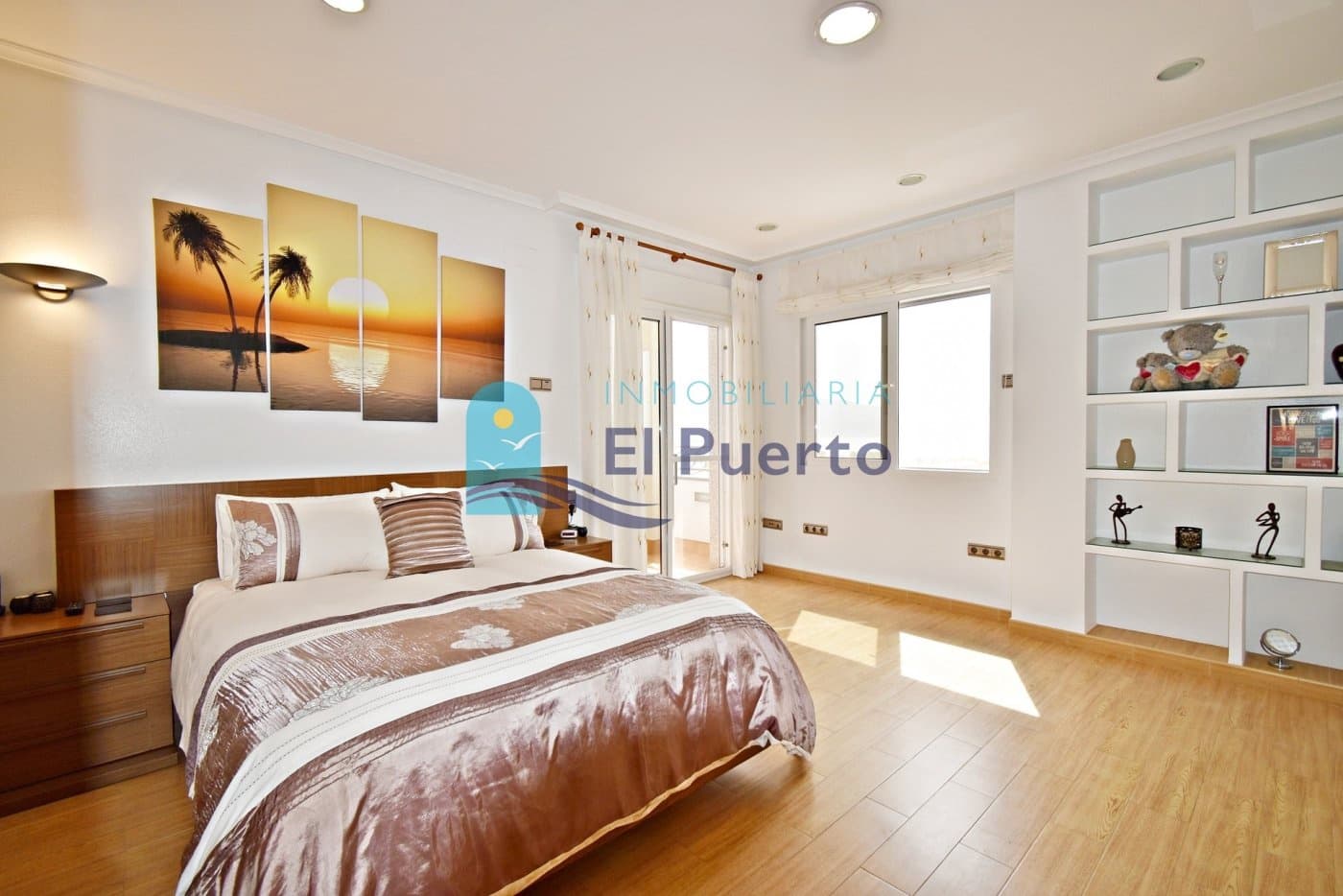 5 soverom Villa til salgs i Isla Plana med svømmebasseng garasje - € 1 399 000 (Ref: 7059162)