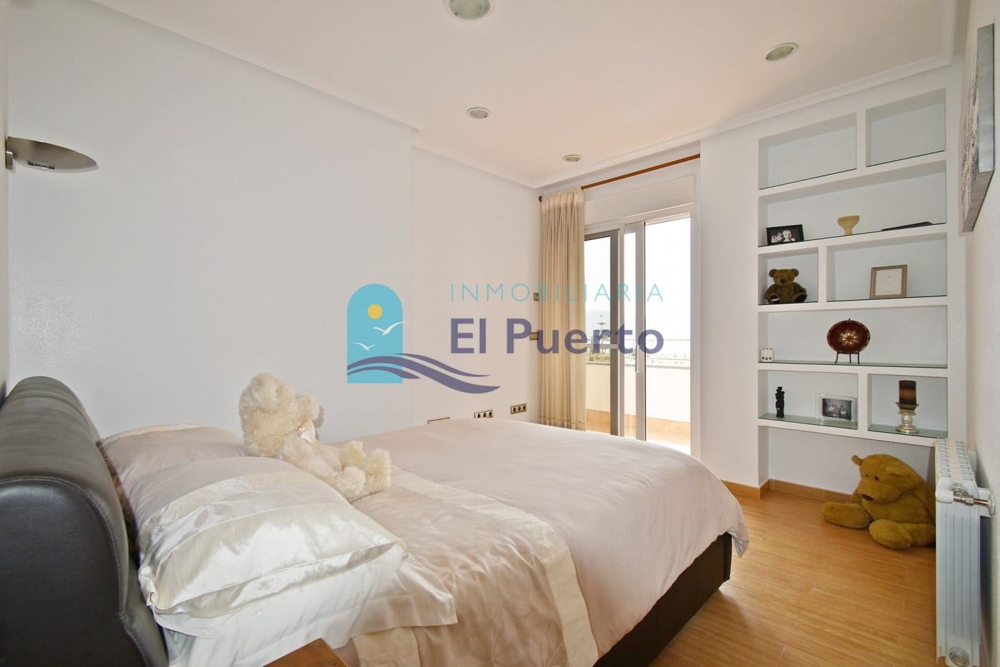 5 soverom Villa til salgs i Isla Plana med svømmebasseng garasje - € 1 399 000 (Ref: 7059162)