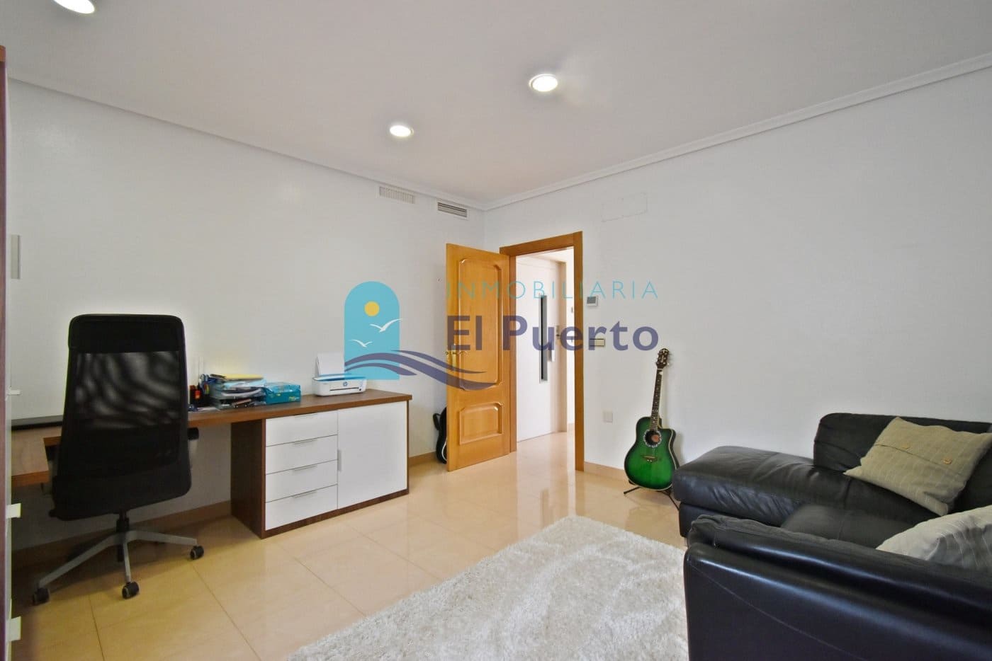 5 soverom Villa til salgs i Isla Plana med svømmebasseng garasje - € 1 399 000 (Ref: 7059162)