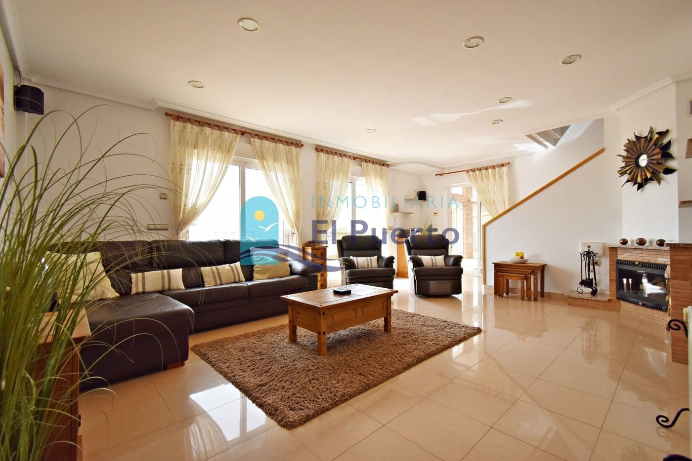 5 soverom Villa til salgs i Isla Plana med svømmebasseng garasje - € 1 399 000 (Ref: 7059162)