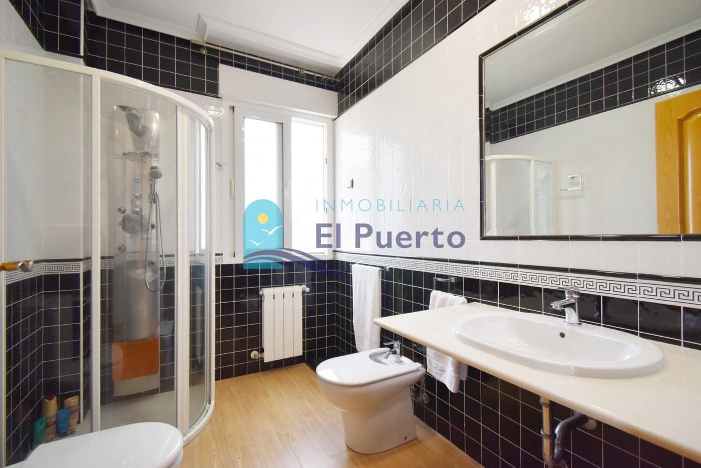 5 soverom Villa til salgs i Isla Plana med svømmebasseng garasje - € 1 399 000 (Ref: 7059162)