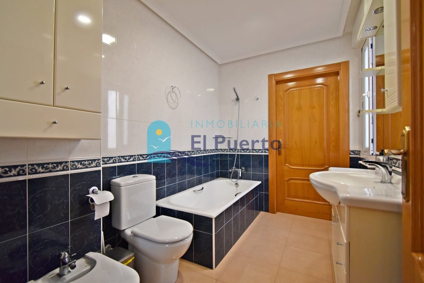 5 soverom Villa til salgs i Isla Plana med svømmebasseng garasje - € 1 399 000 (Ref: 7059162)