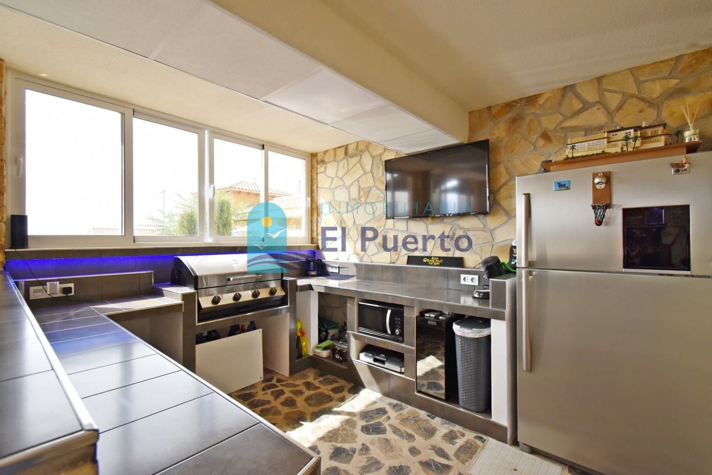 5 soverom Villa til salgs i Isla Plana med svømmebasseng garasje - € 1 399 000 (Ref: 7059162)