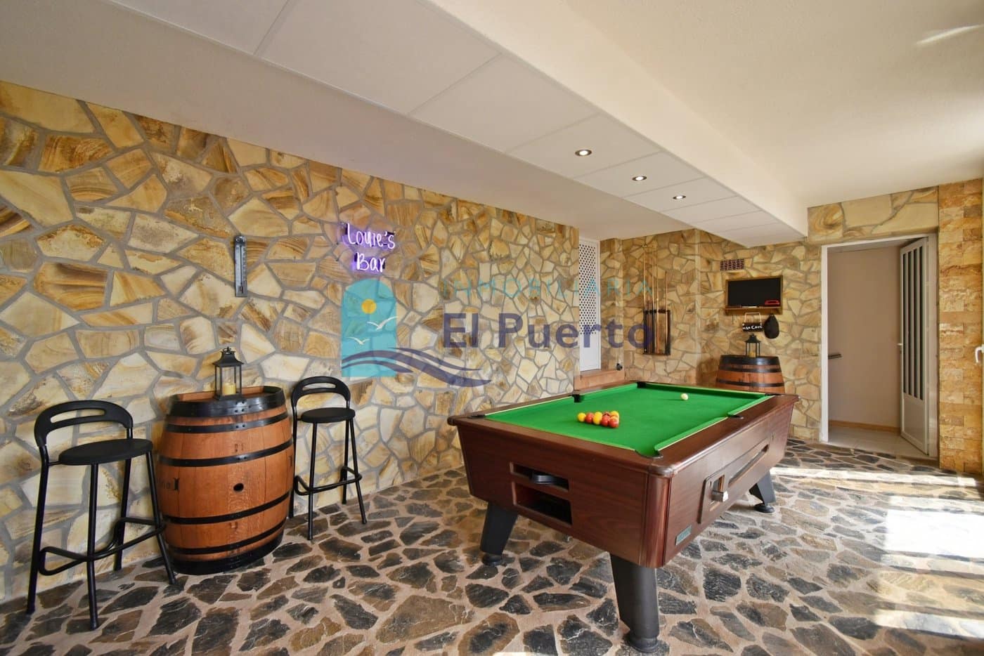 5 soverom Villa til salgs i Isla Plana med svømmebasseng garasje - € 1 399 000 (Ref: 7059162)