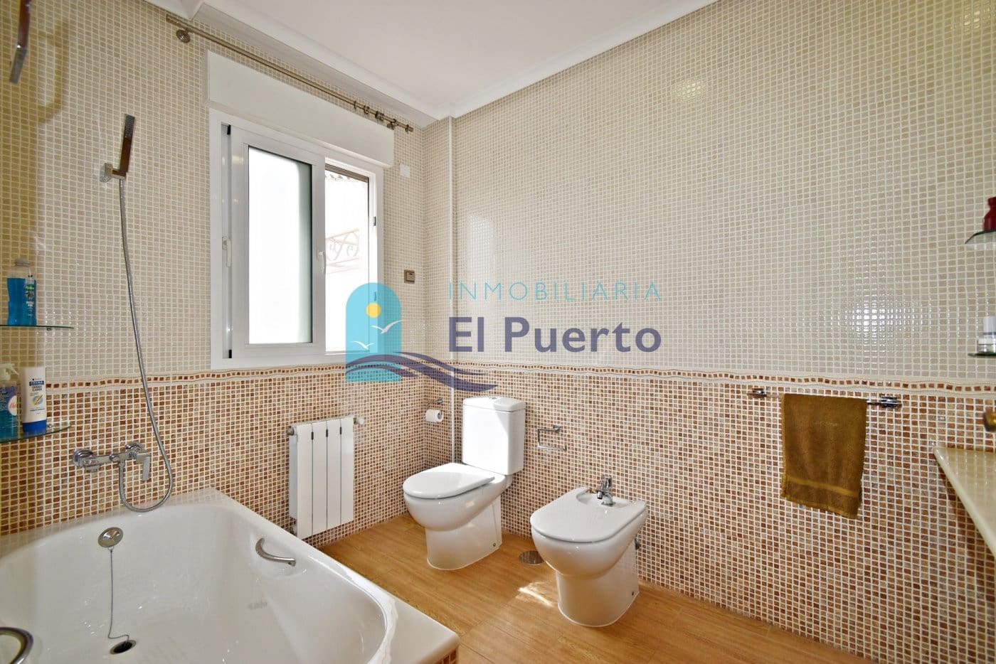 5 soverom Villa til salgs i Isla Plana med svømmebasseng garasje - € 1 399 000 (Ref: 7059162)