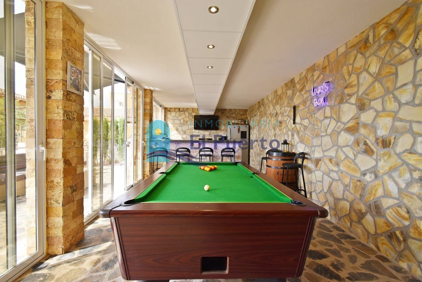 5 soverom Villa til salgs i Isla Plana med svømmebasseng garasje - € 1 399 000 (Ref: 7059162)