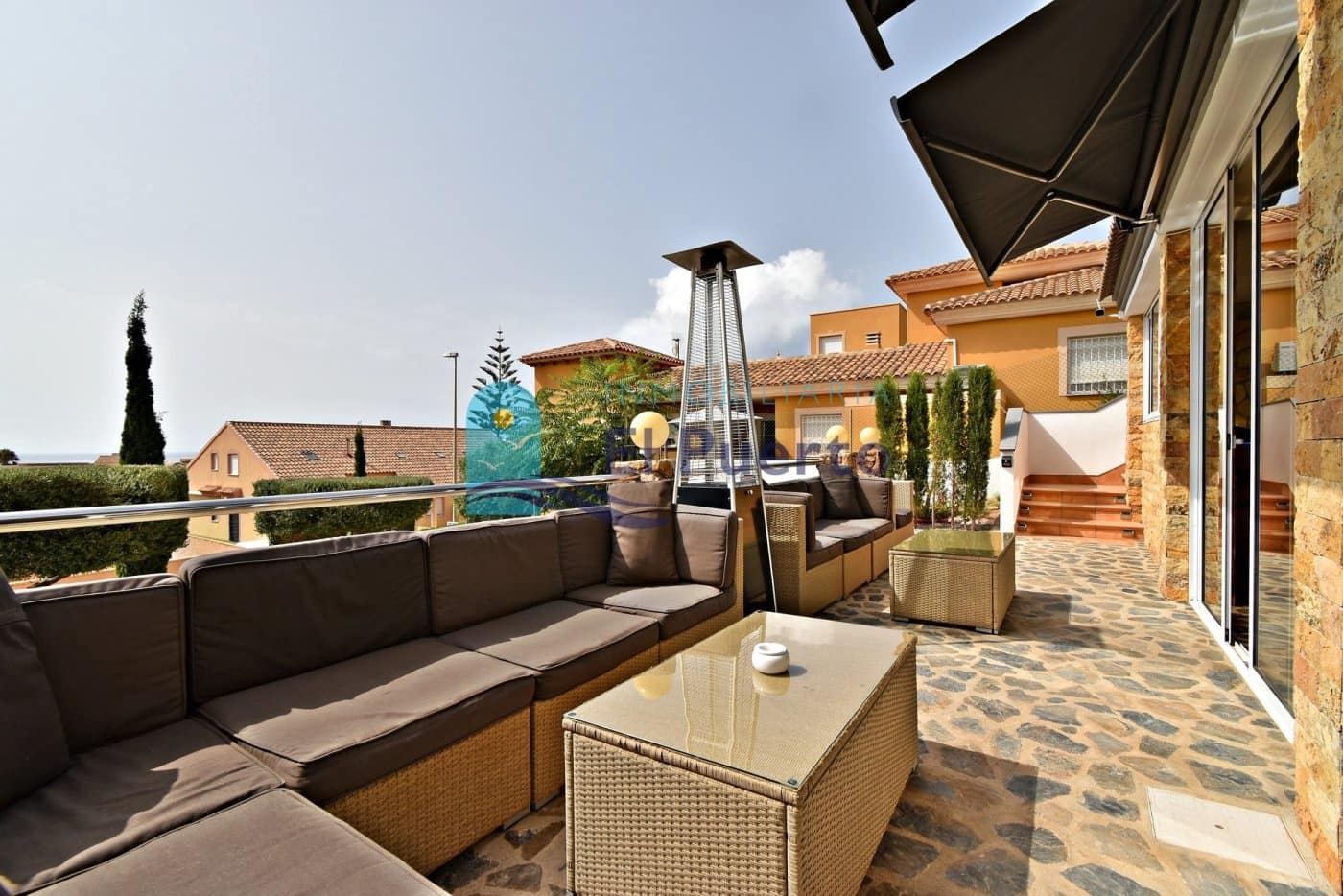 5 soverom Villa til salgs i Isla Plana med svømmebasseng garasje - € 1 399 000 (Ref: 7059162)