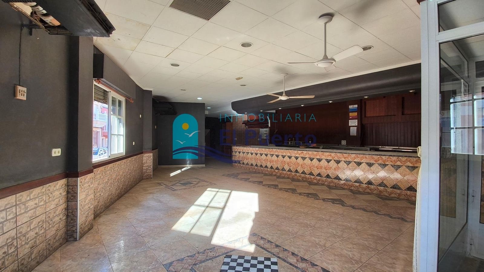 Erhverv til salg i Puerto de Mazarron - € 155.000 (Ref: 7360756)