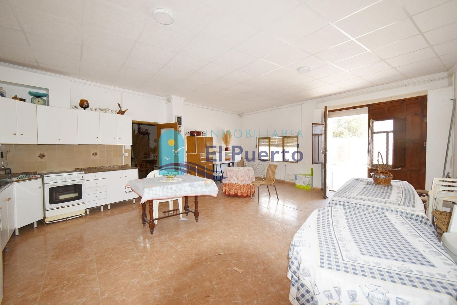 5 soveværelse Finca/Landehus til salg i Cuevas de Reyllo med swimmingpool - € 150.000 (Ref: 8423424)