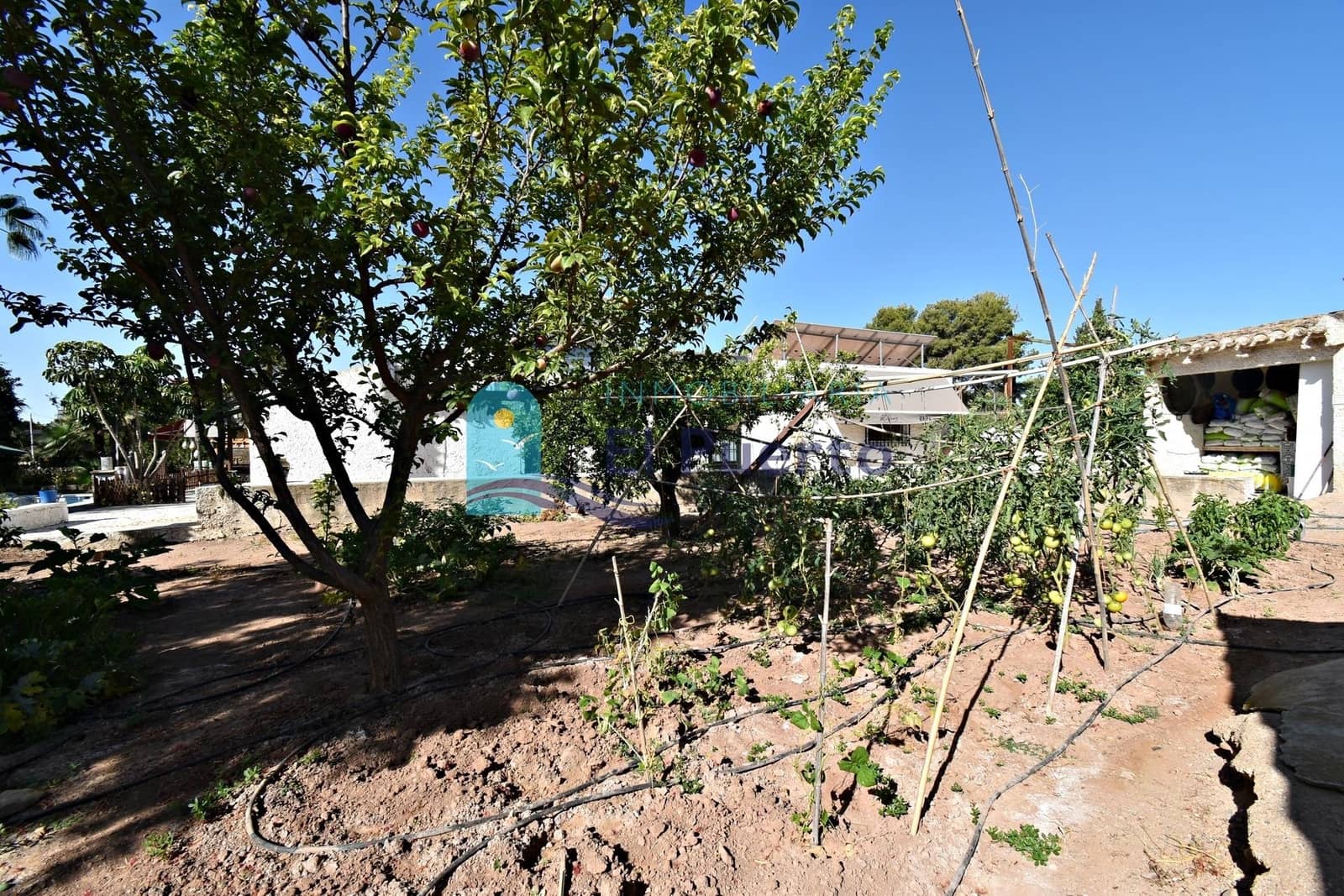 4 soveværelse Finca/Landehus til salg i Totana med swimmingpool garage - € 390.000 (Ref: 8434459)