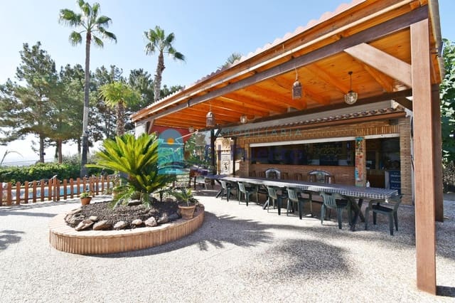 4 soveværelse Finca/Landehus til salg i Totana med swimmingpool garage - € 390.000 (Ref: 8434459)