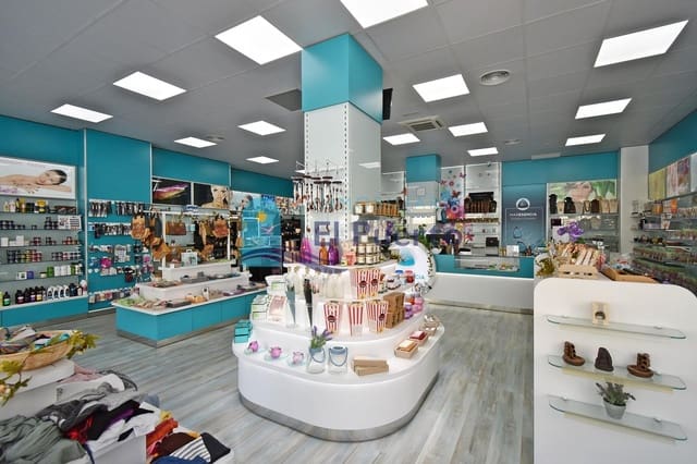 Commercieel te koop in Puerto de Mazarron, Mazarrón - € 190.000 (Ref: 8456905)