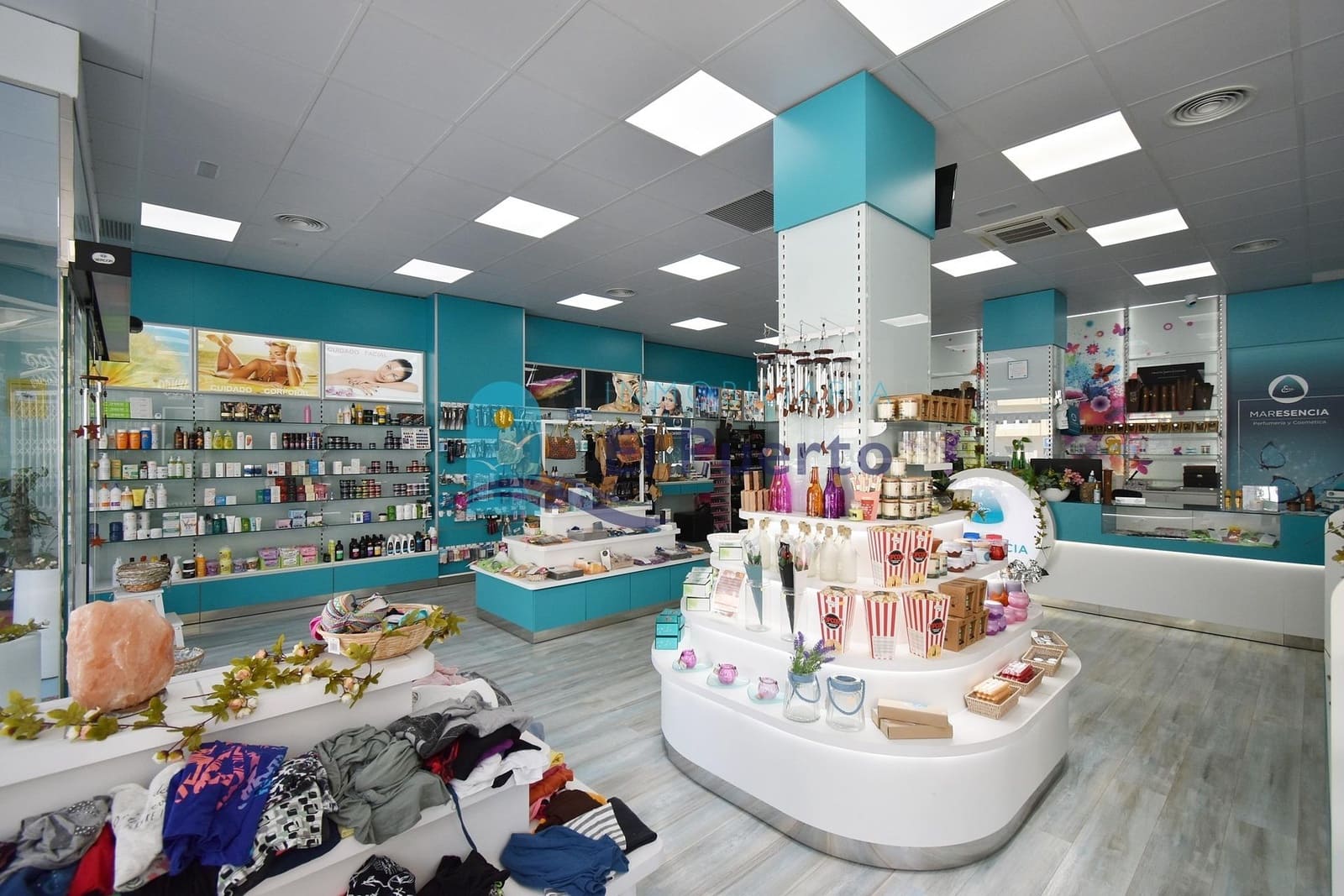 Local Commercial à vendre à Puerto de Mazarron - 190 000 € (Ref: 8456905)