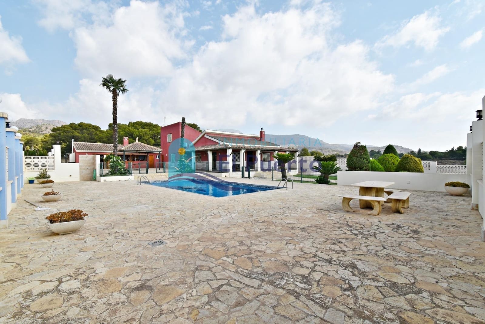 3 soveværelse Finca/Landehus til salg i Totana med swimmingpool garage - € 636.900 (Ref: 8559676)