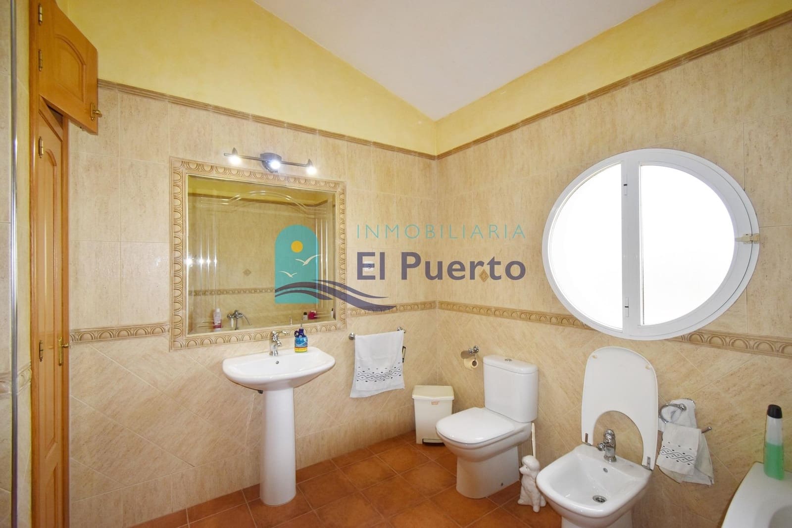 6 sypialnia Finka/Dom wiejski na sprzedaż w Leiva z basenem - 600 000 € (Ref: 8576665)