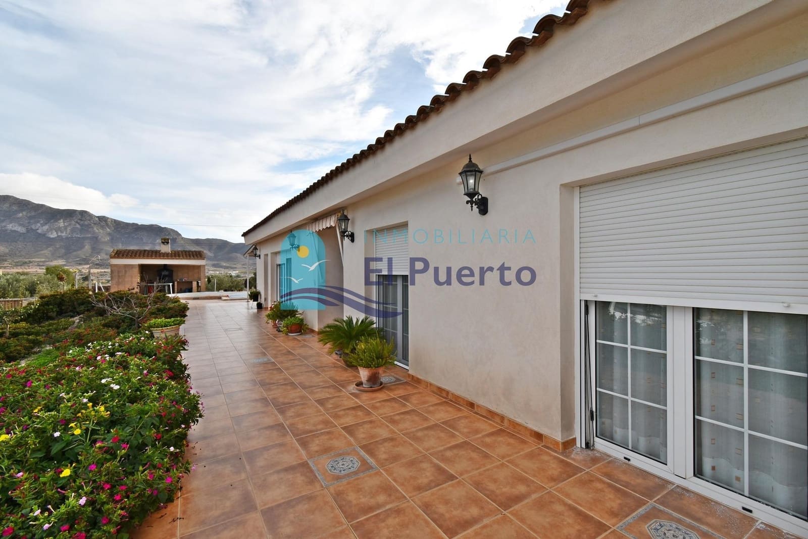 6 sypialnia Finka/Dom wiejski na sprzedaż w Leiva z basenem - 600 000 € (Ref: 8576665)