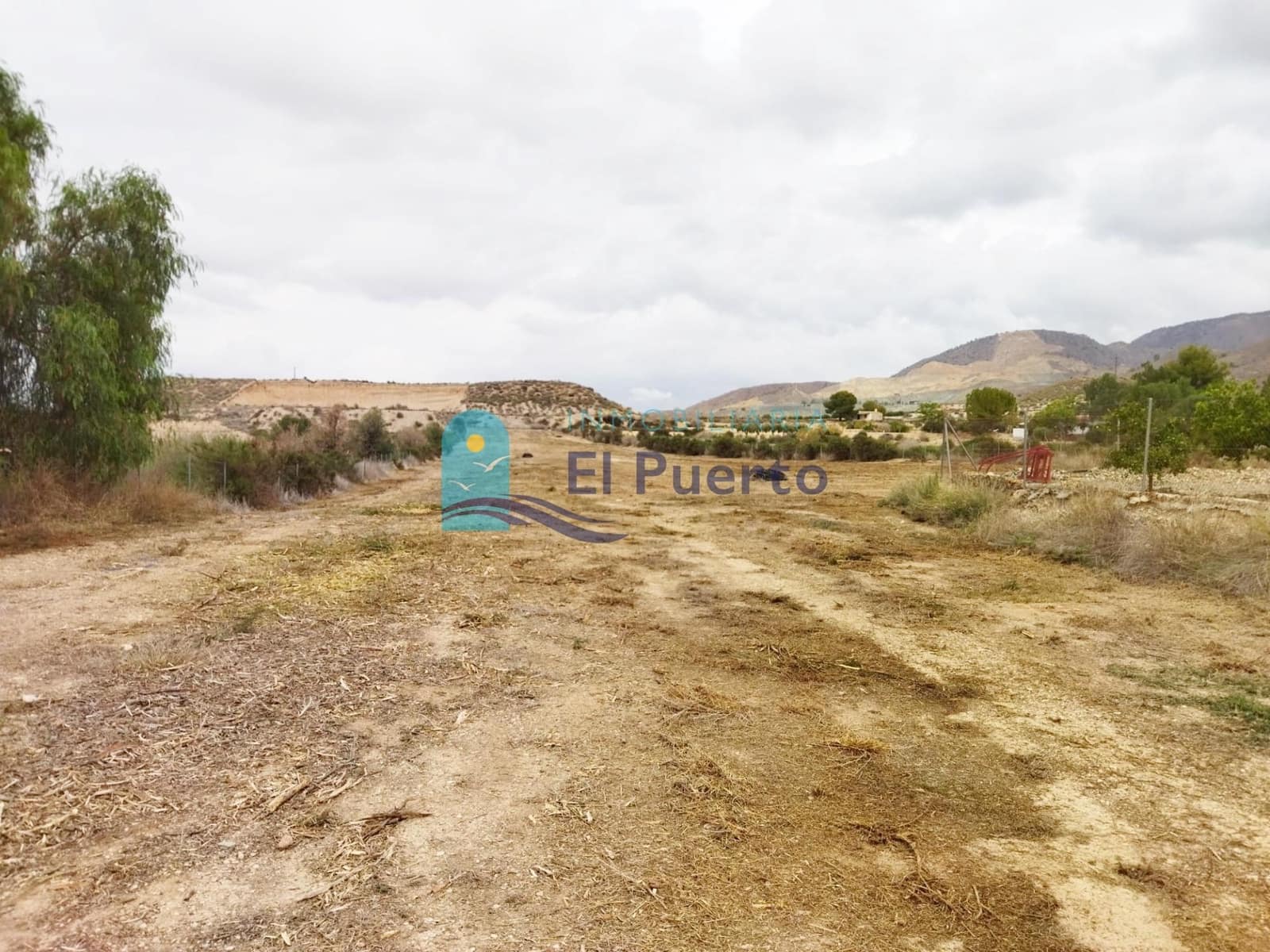 Grunde uden byggetilladelser til salg i Alhama de Murcia - € 39.900 (Ref: 8595494)