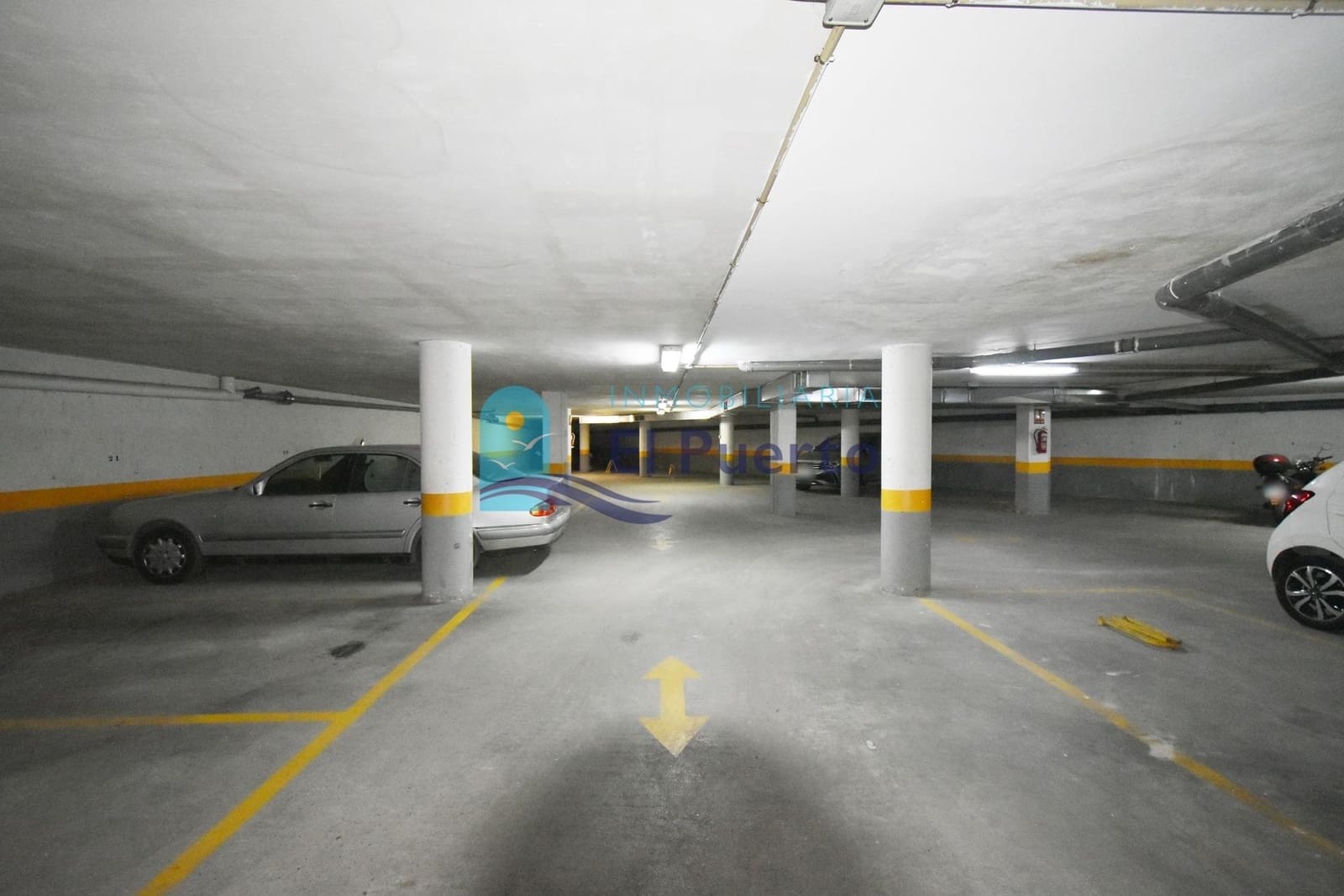 Garage til salg i Puerto de Mazarron - € 28.000 (Ref: 8652828)