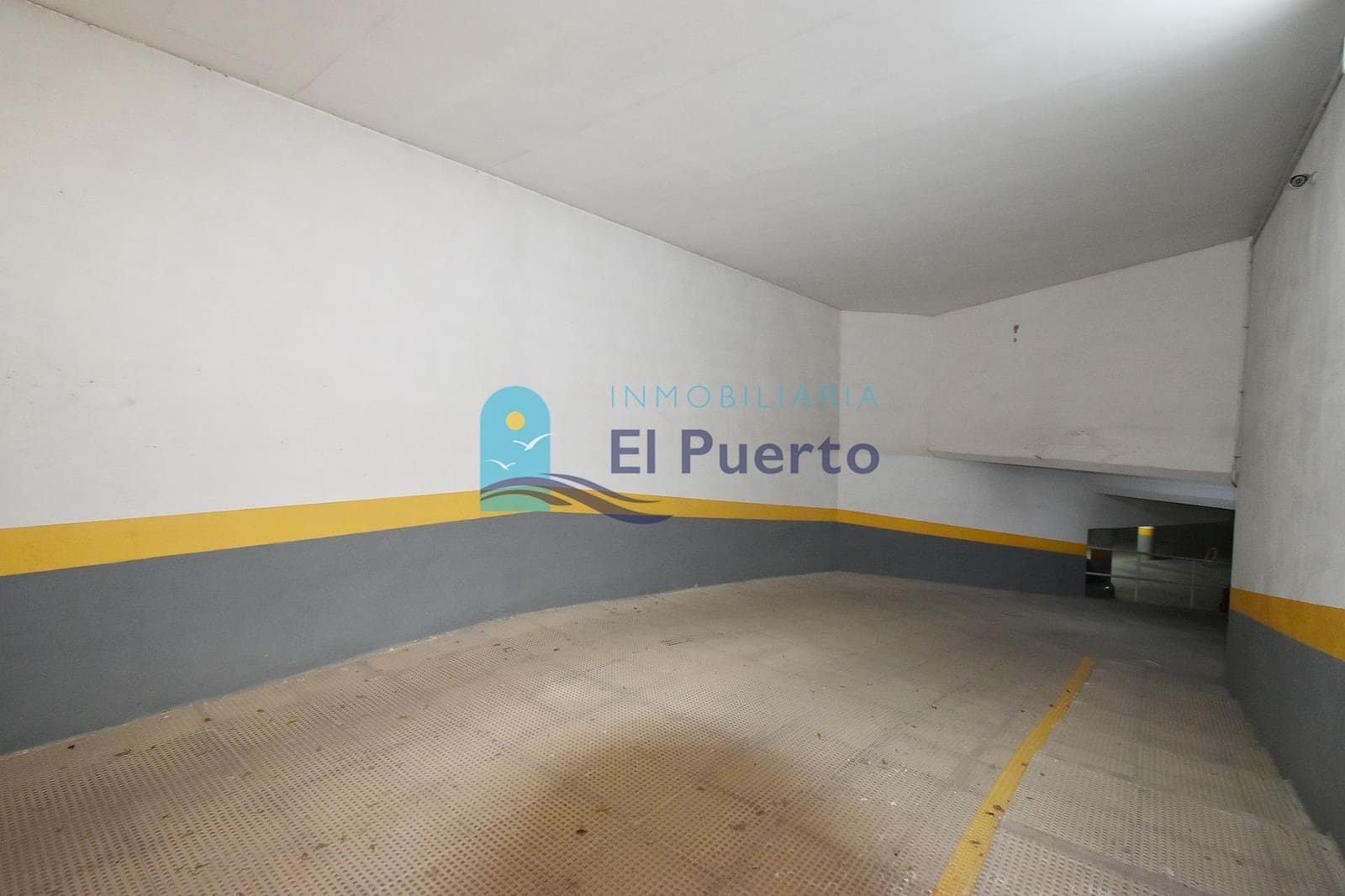 Garage til salg i Puerto de Mazarron - € 28.000 (Ref: 8652828)