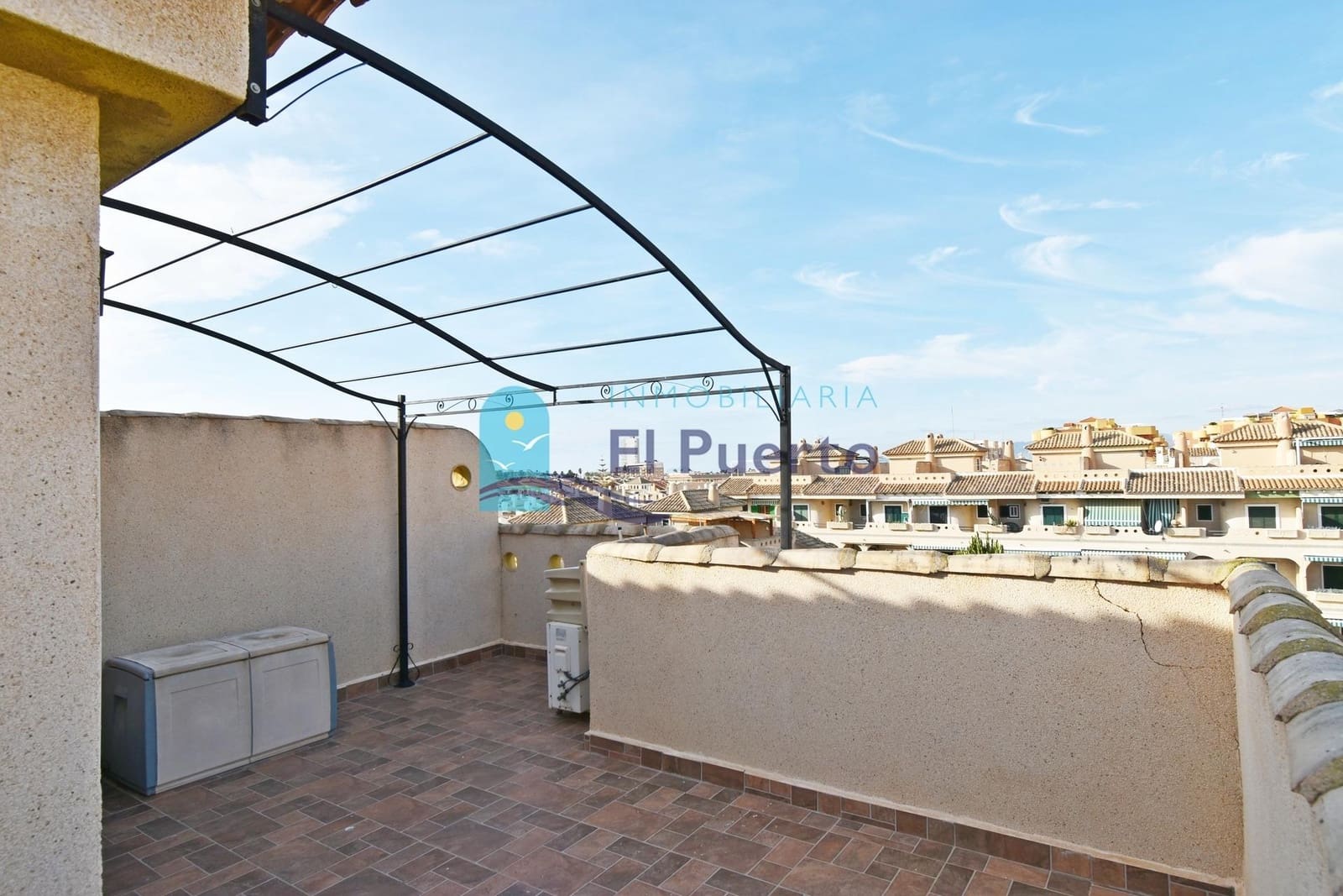 1 soverom Penthouse til salgs i Puerto de Mazarron med svømmebasseng - € 145 000 (Ref: 8708126)