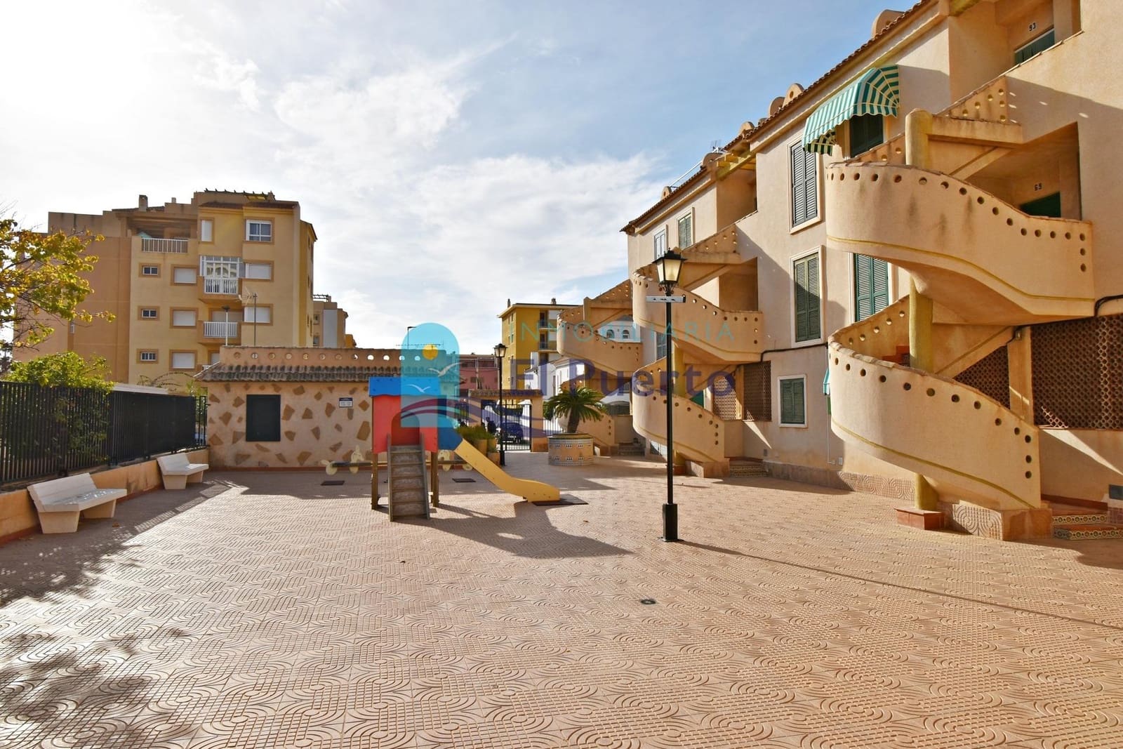 1 soverom Penthouse til salgs i Puerto de Mazarron med svømmebasseng - € 145 000 (Ref: 8708126)