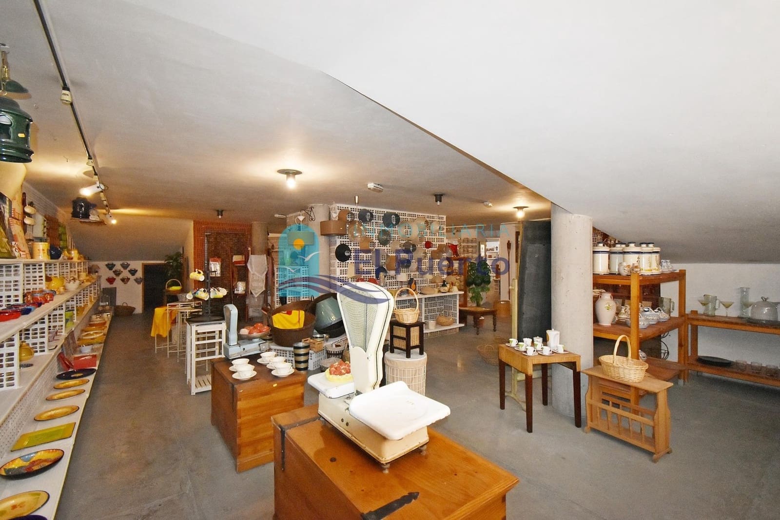 Commercieel te koop in Puerto de Mazarron - € 169.000 (Ref: 9326544)