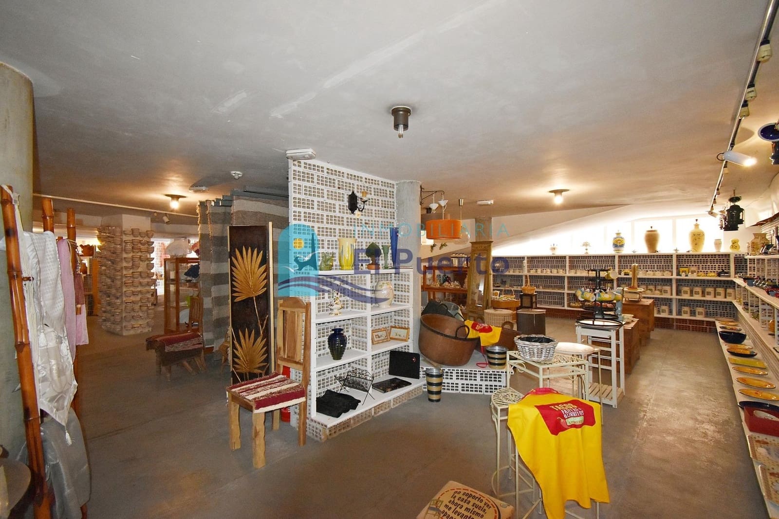 Commercieel te koop in Puerto de Mazarron - € 169.000 (Ref: 9326544)