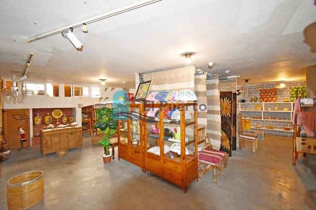 Commercieel te koop in Puerto de Mazarron, Mazarrón - € 169.000 (Ref: 9326544)